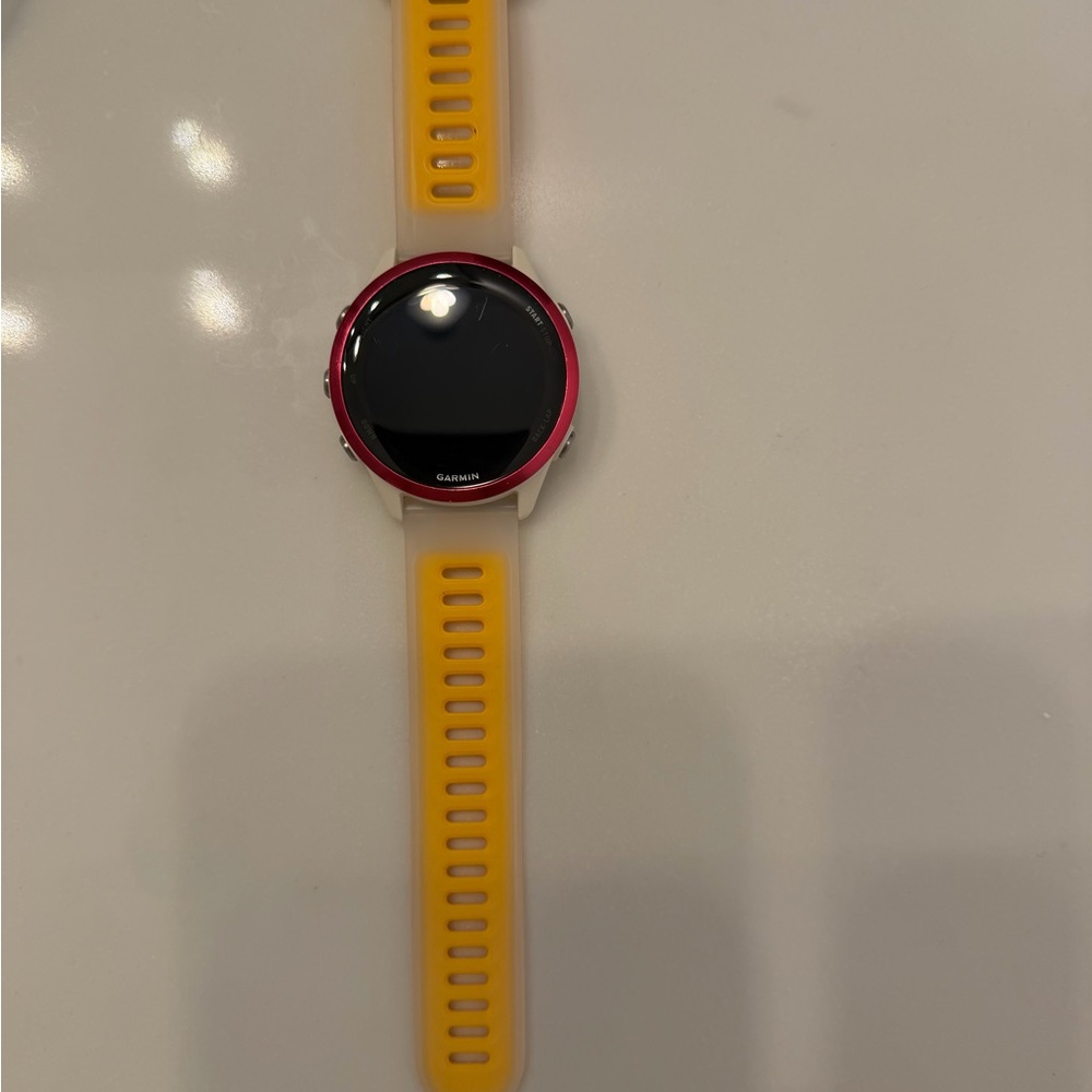 Garmin Forerunner 570 Smartwatch - Vibrant Yellow - Picture 5 of 5